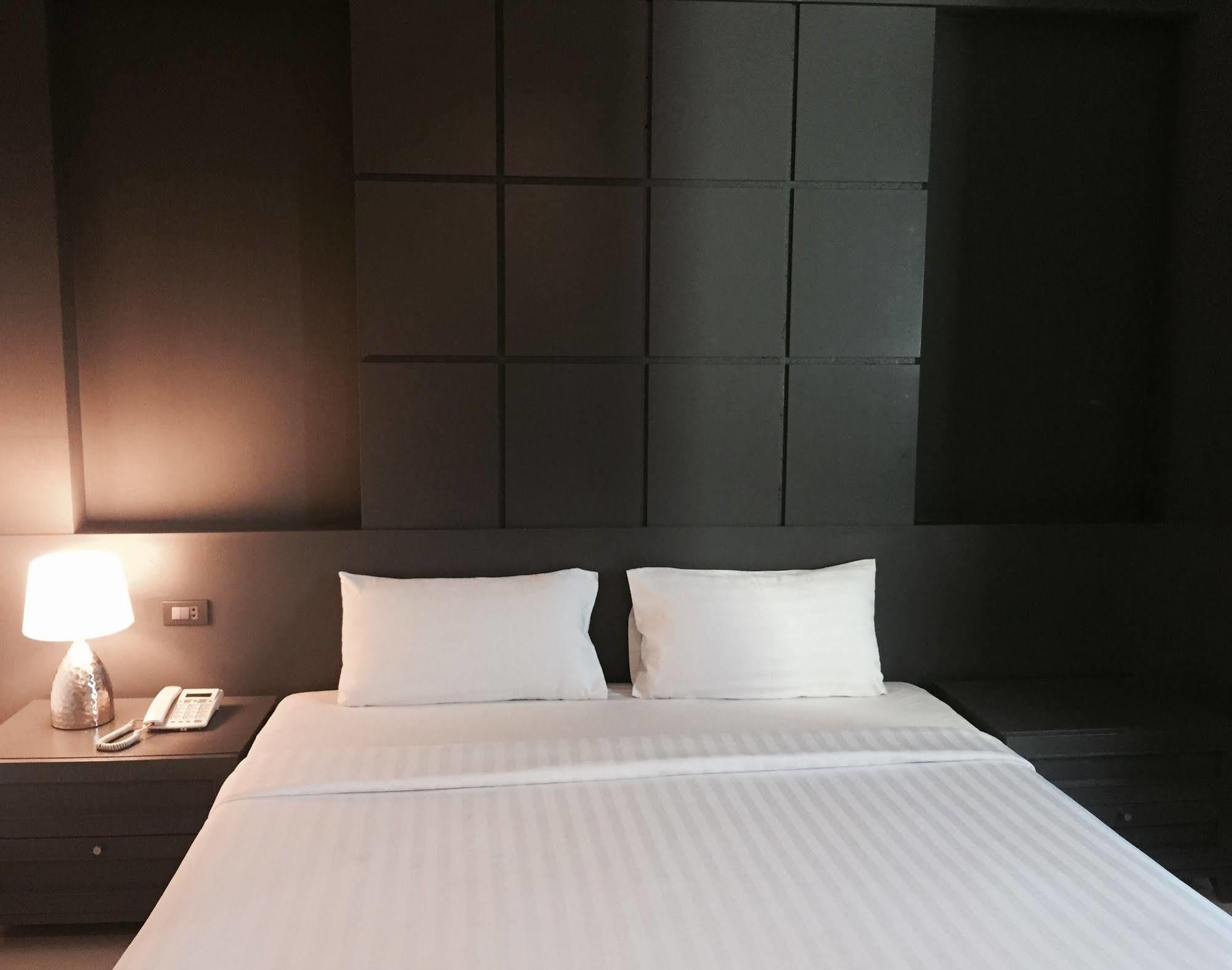 Hatyai Holiday Hotel Hat Yai Bagian luar foto