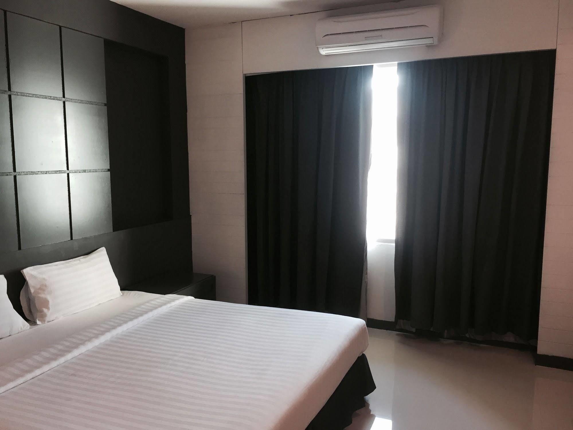 Hatyai Holiday Hotel Hat Yai Bagian luar foto