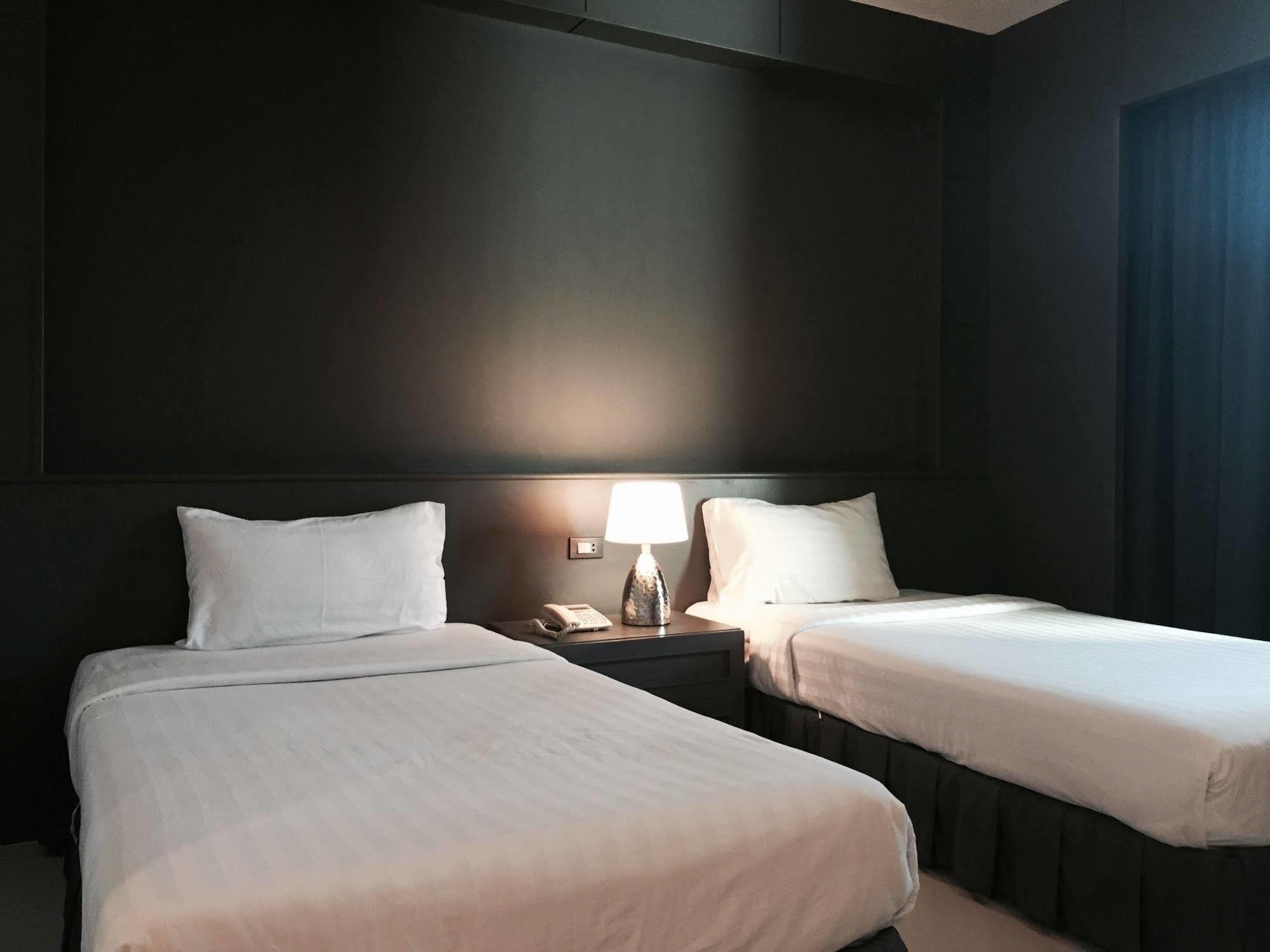 Hatyai Holiday Hotel Hat Yai Bagian luar foto