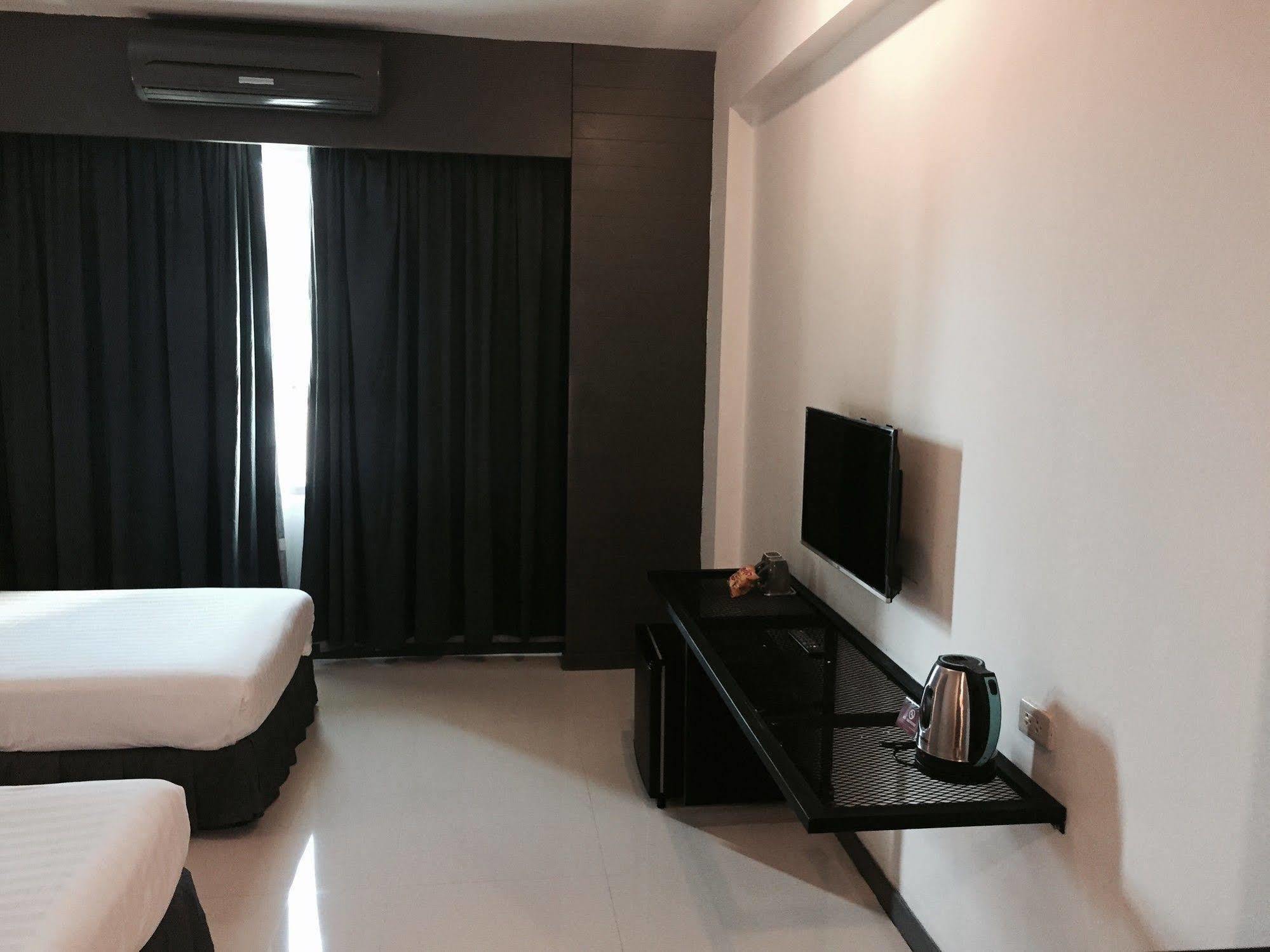 Hatyai Holiday Hotel Hat Yai Bagian luar foto