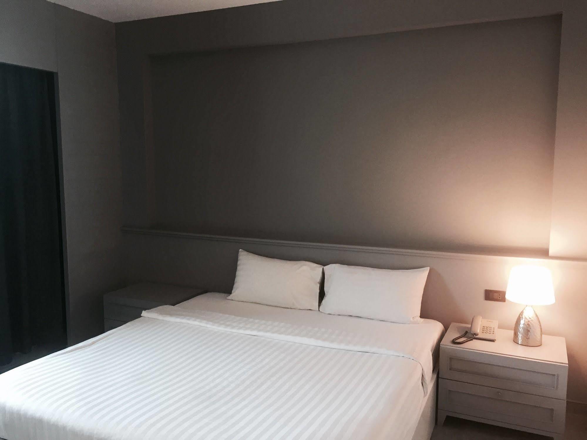 Hatyai Holiday Hotel Hat Yai Bagian luar foto