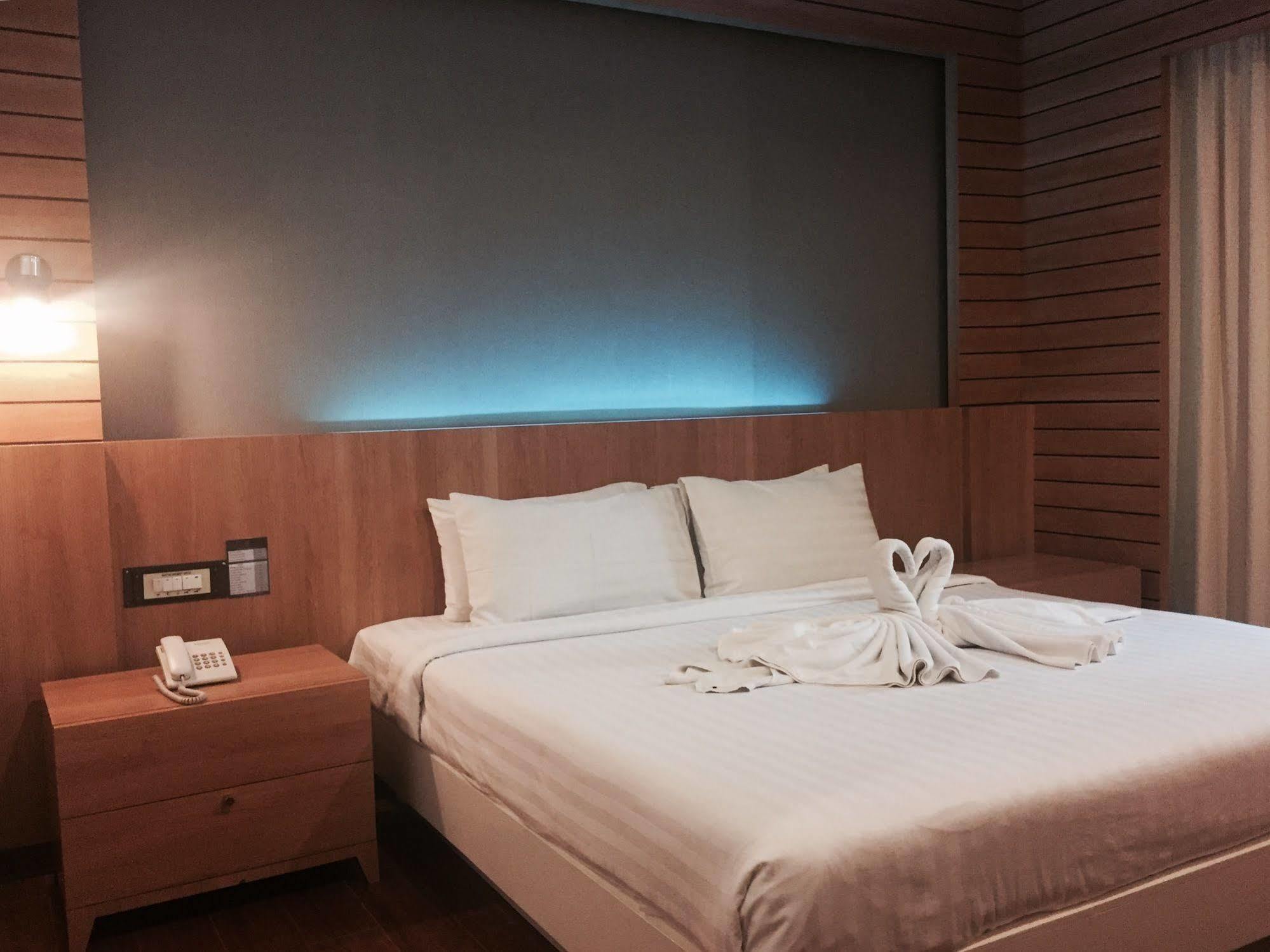 Hatyai Holiday Hotel Hat Yai Bagian luar foto